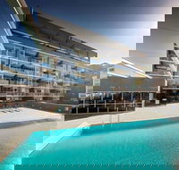 Honeysuckle Executive Apartments - Whitsundays Accommodation
