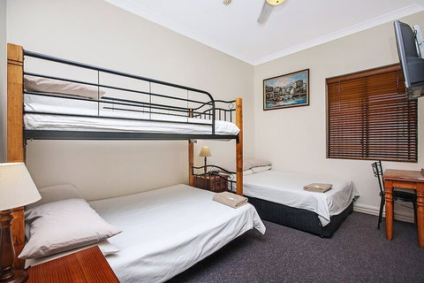 Ashfield Manor - Whitsundays Accommodation 5