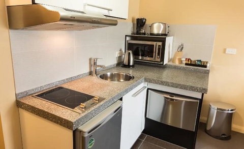 Hampden At Battery Point Apartments - Whitsundays Accommodation 5