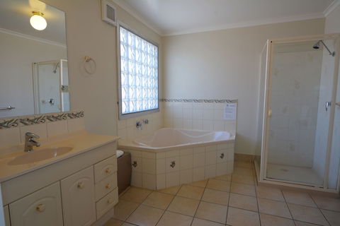 City Centre Motel - Whitsundays Accommodation 5
