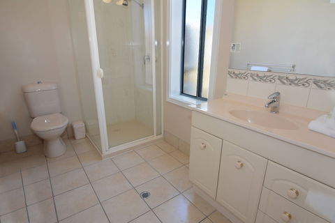 City Centre Motel - Whitsundays Accommodation 6