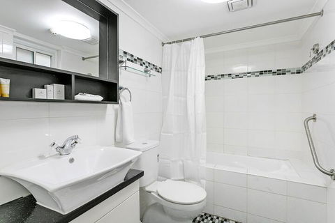 Comfort Inn & Suites Burwood - Whitsundays Accommodation 4