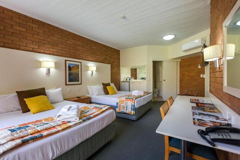 Alice In The Territory - Whitsundays Accommodation 3