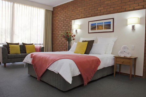 Alice In The Territory - Whitsundays Accommodation 4