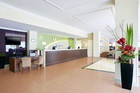 Holiday Inn Darling Harbour, An IHG Hotel - Whitsundays Accommodation 6