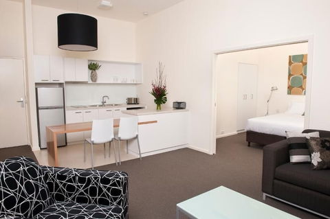 Majestic Old Lion Apartments - Whitsundays Accommodation 5