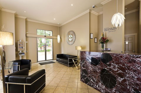Majestic Old Lion Apartments - Whitsundays Accommodation 1