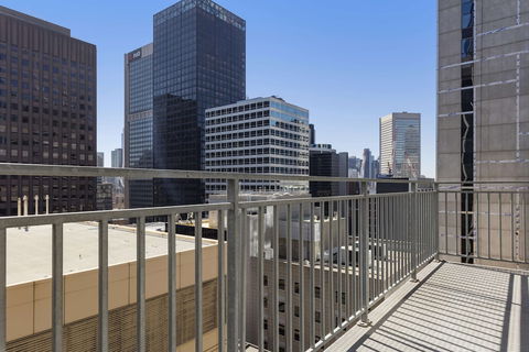 Oaks Melbourne On Collins Hotel - Whitsundays Accommodation 1