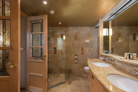 Country Club Tasmania - Whitsundays Accommodation 3