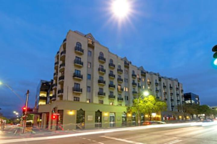 Adelaide City SA Whitsundays Accommodation