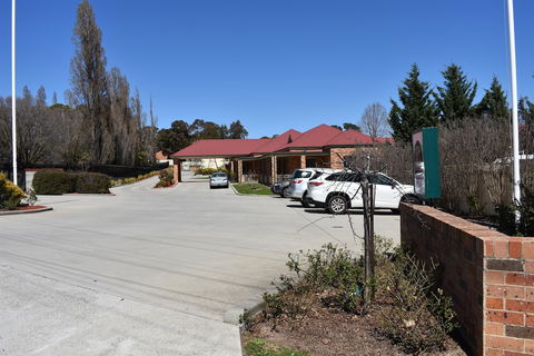 Best Western Plus Ambassador Orange - Whitsundays Accommodation 1