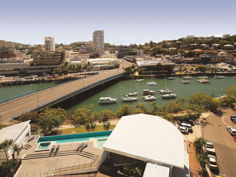 Oaks Townsville Gateway Suites - Whitsundays Accommodation 2