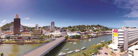 Oaks Townsville Gateway Suites - Whitsundays Accommodation 0