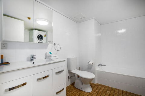 Golden Sands Apartments - Whitsundays Accommodation 7