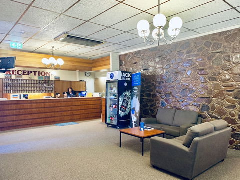 Opal Inn Hotel Motel - Whitsundays Accommodation 5