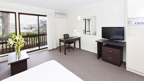 Ibis Styles Canberra Tall Trees - Whitsundays Accommodation 4