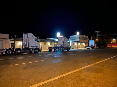 Ben Hall Motor Inn - Whitsundays Accommodation 0