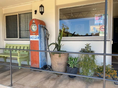 Ben Hall Motor Inn - Whitsundays Accommodation 6