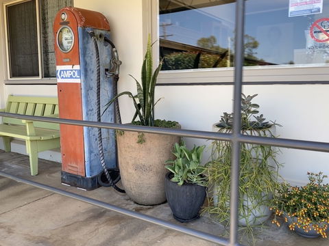 Ben Hall Motor Inn - Whitsundays Accommodation 2
