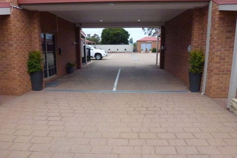 Colonial Motor Inn Bairnsdale - Whitsundays Accommodation 2