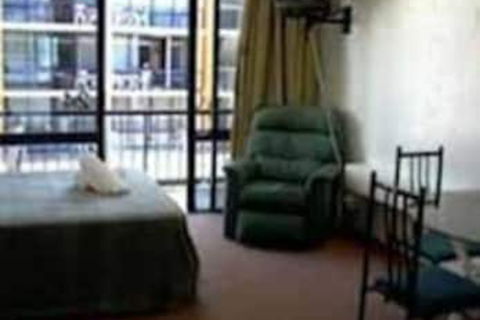 Club Surfers - Whitsundays Accommodation 7