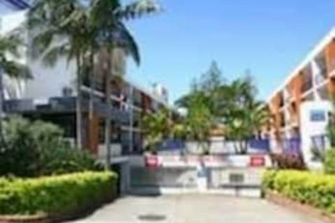 Club Surfers - Whitsundays Accommodation 1