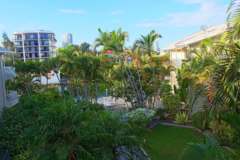 Surfers Del Rey - Whitsundays Accommodation 2