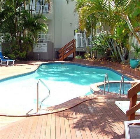 Surfers Del Rey - Whitsundays Accommodation 4