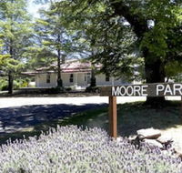 Moore Park Inn - Whitsundays Accommodation