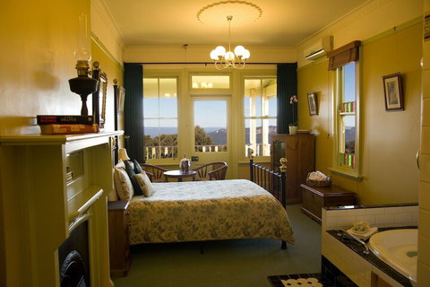 Moments Mountain Retreat - Whitsundays Accommodation 6