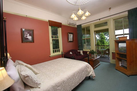 Moments Mountain Retreat - Whitsundays Accommodation 7