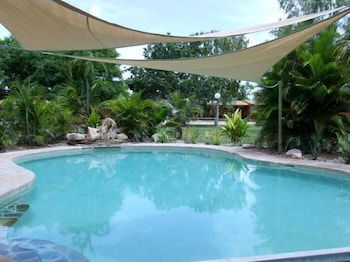 Territory Manor Motel & Caravan Park - Whitsundays Accommodation 1