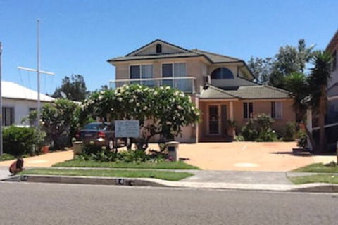 Lake Illawarra B&B - Whitsundays Accommodation 0