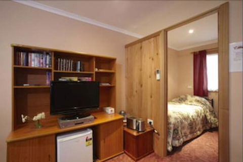 North East Rest Awhile Bed & Breakfast - Whitsundays Accommodation 5