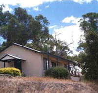 Riesling Country Cottages - Whitsundays Accommodation