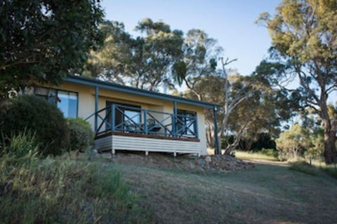 Riesling Country Cottages - Whitsundays Accommodation 2