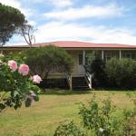 Hope Cottage Country Retreat - Whitsundays Accommodation 0