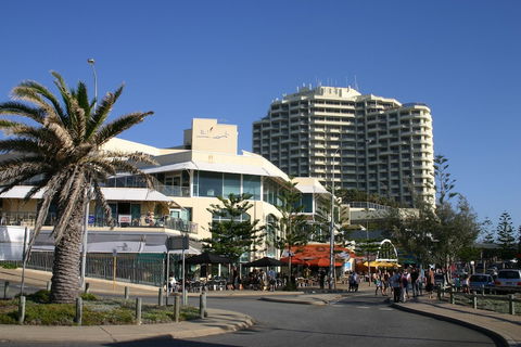 Scarborough & Absolutely Beachfront - Whitsundays Accommodation 2