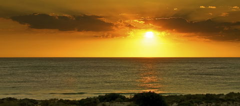 Scarborough & Absolutely Beachfront - Whitsundays Accommodation 5