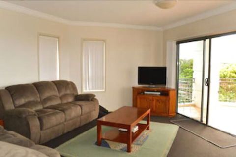 The Breakers Yamba - Whitsundays Accommodation 4