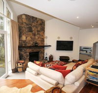 Treehouse - Whitsundays Accommodation