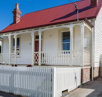 Brampton Cottage - Whitsundays Accommodation