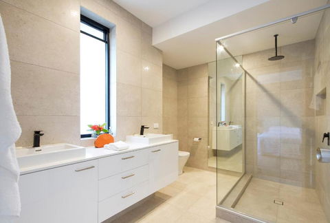 103 Noosa Parade - Whitsundays Accommodation 6