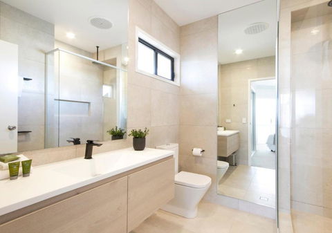103 Noosa Parade - Whitsundays Accommodation 3