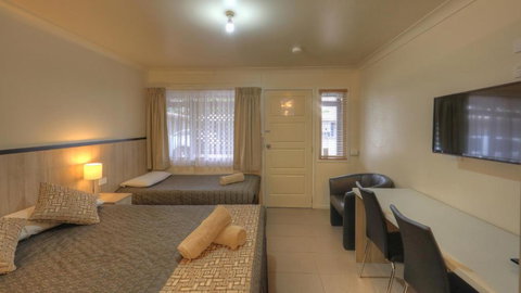 Starline Motor Inn - Whitsundays Accommodation 2