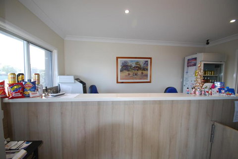 Starline Motor Inn - Whitsundays Accommodation 6