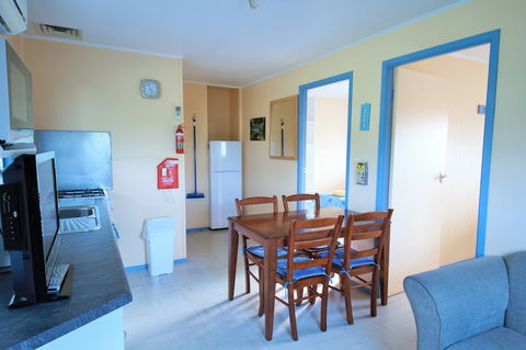 Baudin Beach Apartments - Whitsundays Accommodation 4