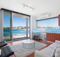 Bondi Vista Beachfront Apartment - Whitsundays Accommodation