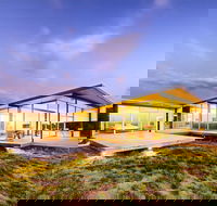 Cloudy Bay Beach House - Whitsundays Accommodation
