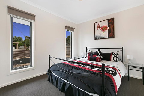 Palm Grove Beach House Dromana - Whitsundays Accommodation 3